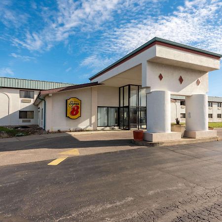Отель Super 8 Cleveland North Ridgeville Экстерьер фото