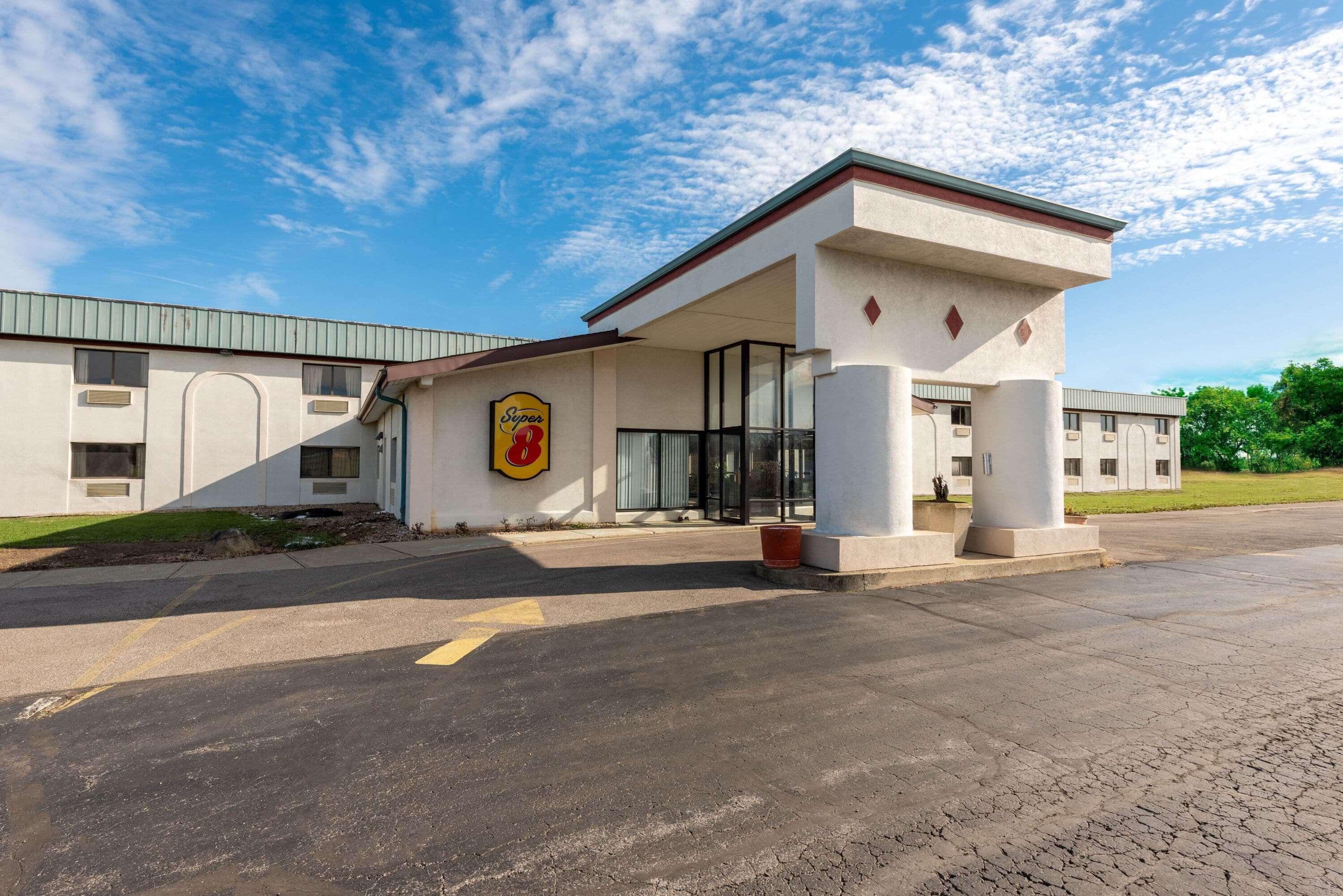 Отель Super 8 Cleveland North Ridgeville Экстерьер фото