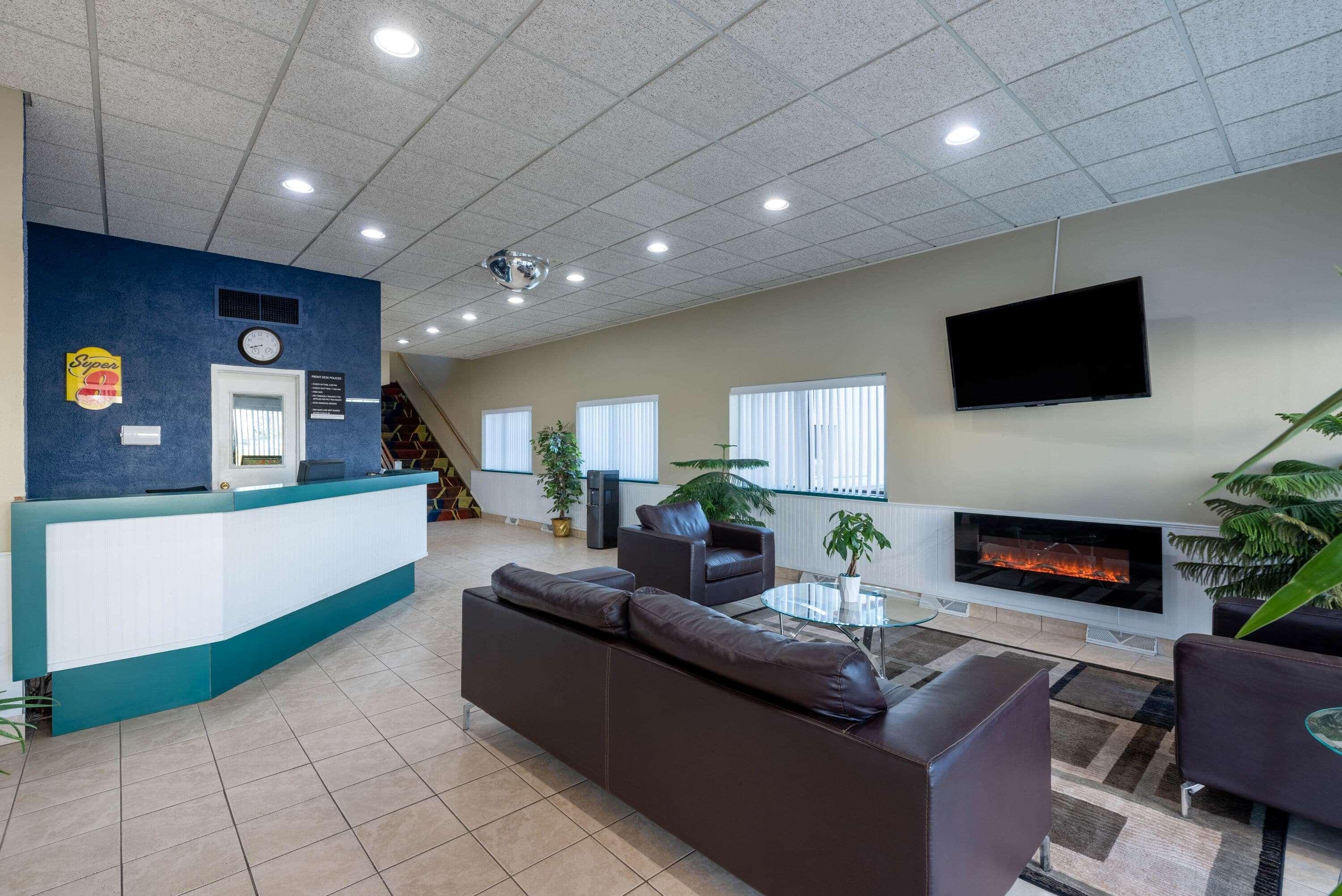 Отель Super 8 Cleveland North Ridgeville Экстерьер фото