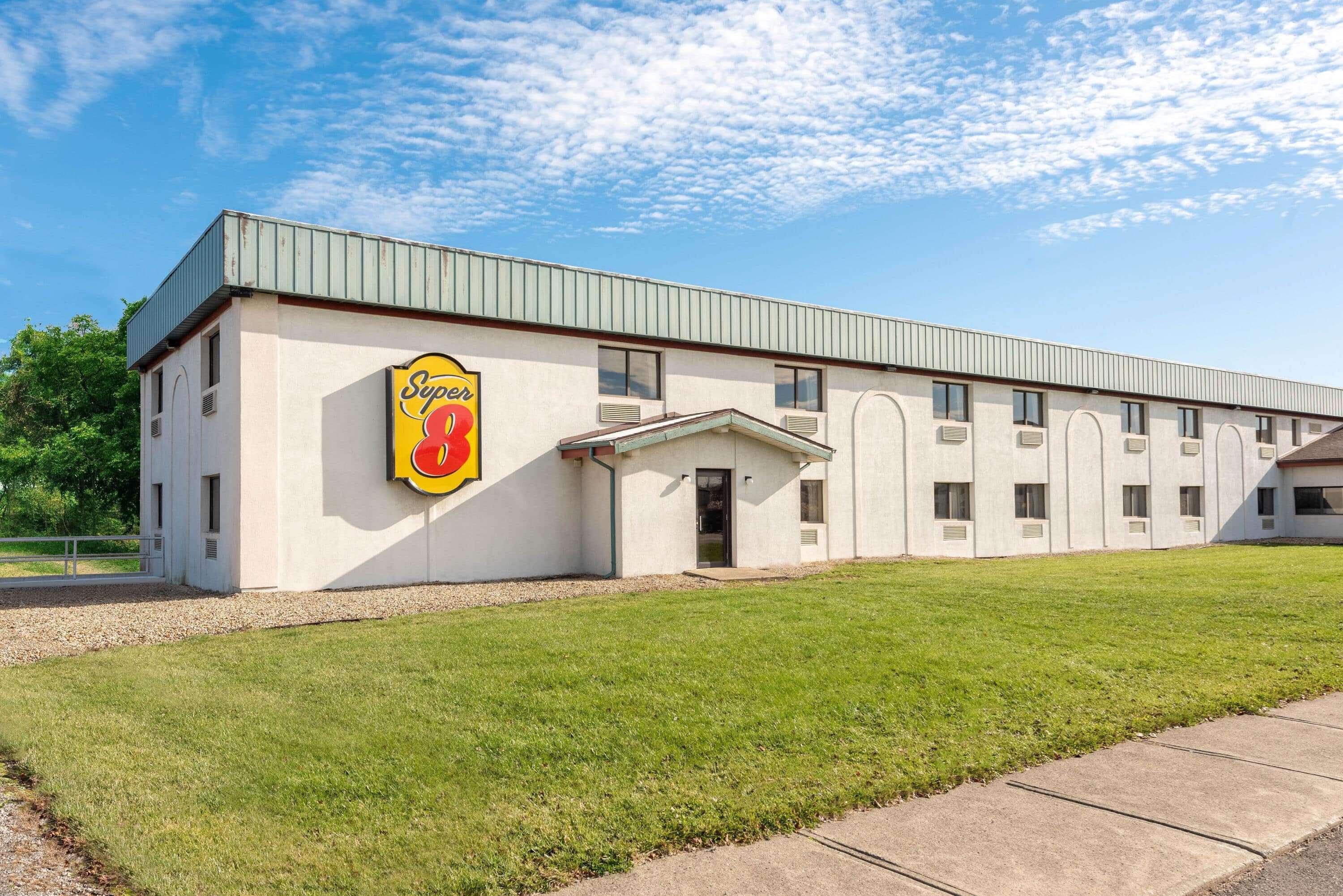 Отель Super 8 Cleveland North Ridgeville Экстерьер фото
