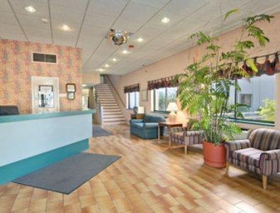 Отель Super 8 Cleveland North Ridgeville Интерьер фото