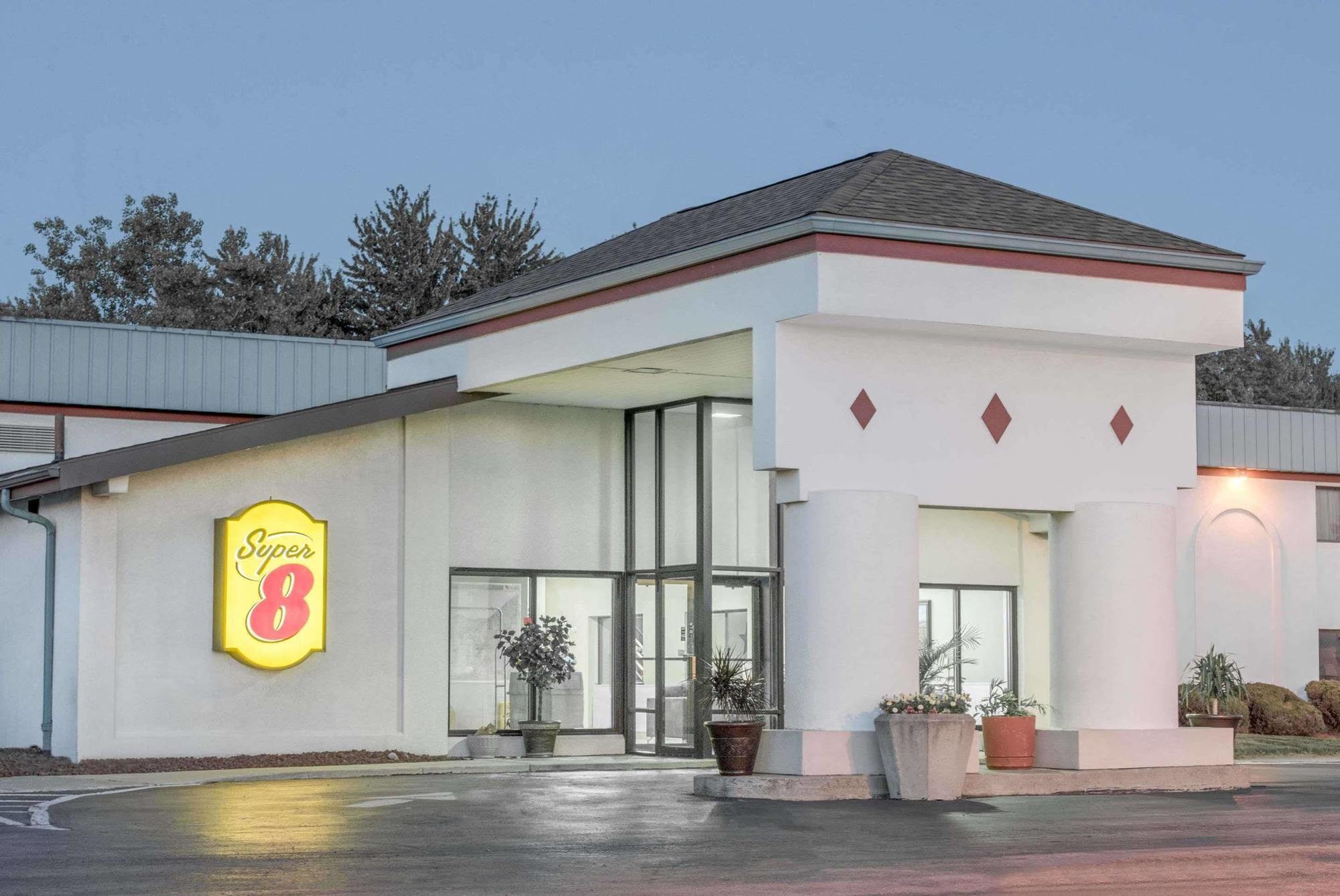 Отель Super 8 Cleveland North Ridgeville Экстерьер фото